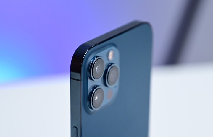 Apple, iPhone 15'e kadar akıllı telefonlarının kamera lenslerini güncellemeyecek